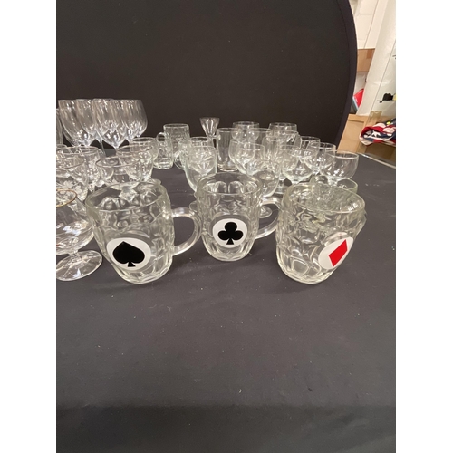 30 - 2 BOXES OF GLASSES TO INCLUDE WINE AND BEER GLASSES