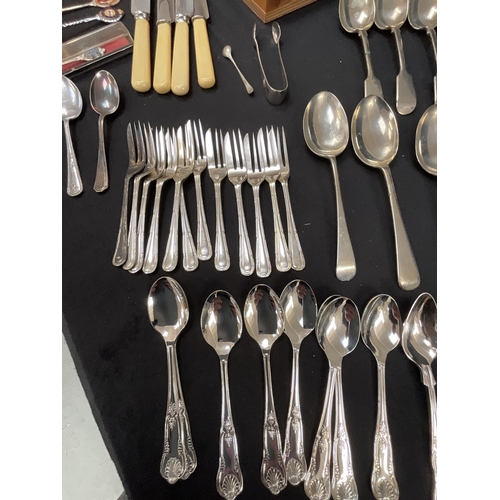 36 - BOX OF CUTLERY TO INCLUDE COLLECTORS SPOONS