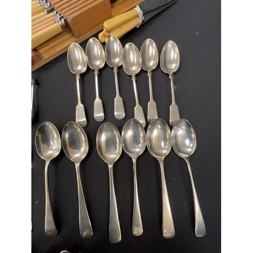 36 - BOX OF CUTLERY TO INCLUDE COLLECTORS SPOONS