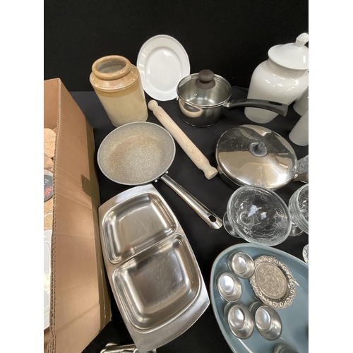 51 - 2 BOXES OF KITCHENWARE, GLASS, CHINA ETC