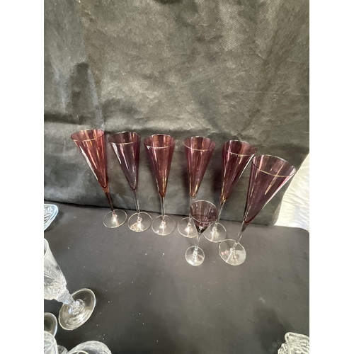 62 - BOX OF GLASSWARE TO INCLUDE COLOURED GLASS FLUTES