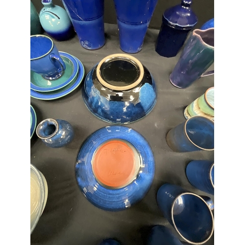 68 - BOX OF BLUE DENBY POTTERY, HAND PAINTED ALAN CLARKE VASE AND OTHER STUDIO POTTERY ITEMS