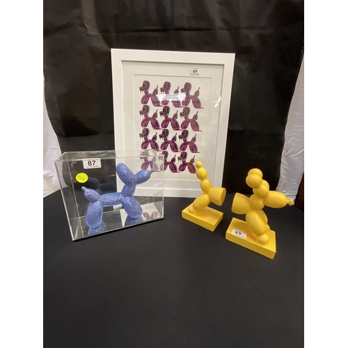 87 - MODERN BALLOON DOG  FRAMED PRINT, MODERN BALLOON DOG IN CASE AND BALLON DOG BOOK ENDS