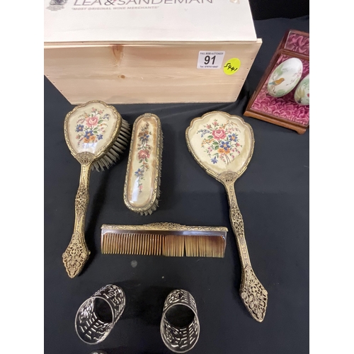 91 - VINTAGE DRESSING TABLE SET, NAPKIN RINGS AND PAIR OF HANDPAINTED EGGS