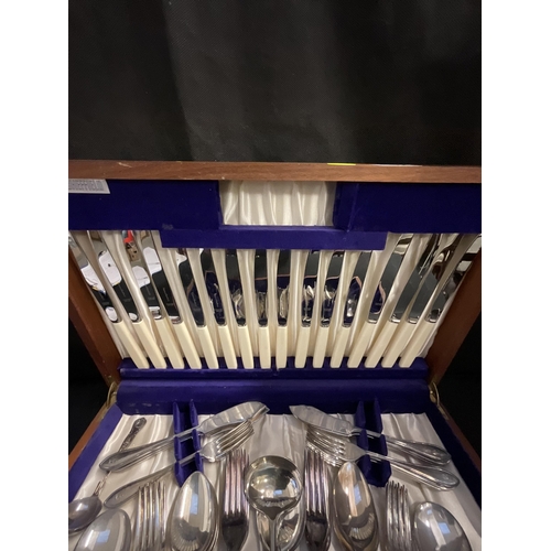 107 - CASED CANTEEN OF CUTLERY - Viners of Sheffield