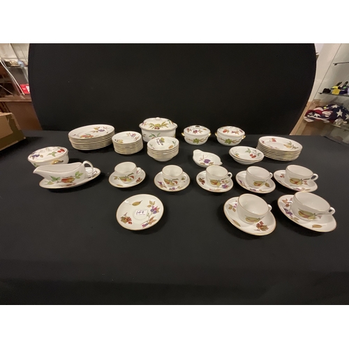 109 - 2 BOXES OF ROYAL WORCESTER EVESHAM PATTERN DINNERWARE