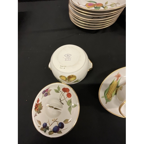 109 - 2 BOXES OF ROYAL WORCESTER EVESHAM PATTERN DINNERWARE