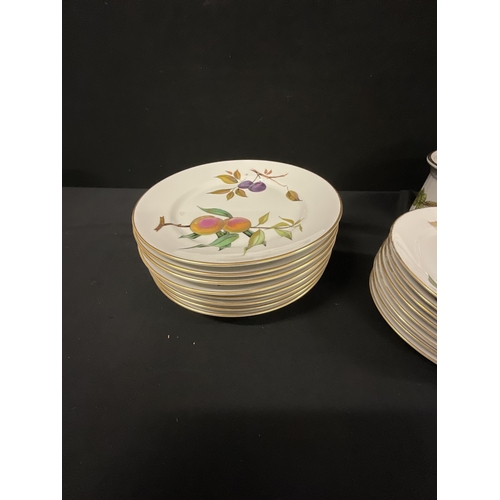 109 - 2 BOXES OF ROYAL WORCESTER EVESHAM PATTERN DINNERWARE