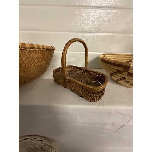 111 - QTY OF BASKETRY ITEMS ETC