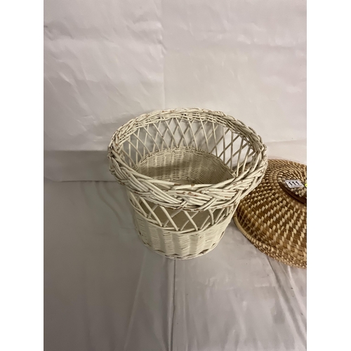 111 - QTY OF BASKETRY ITEMS ETC