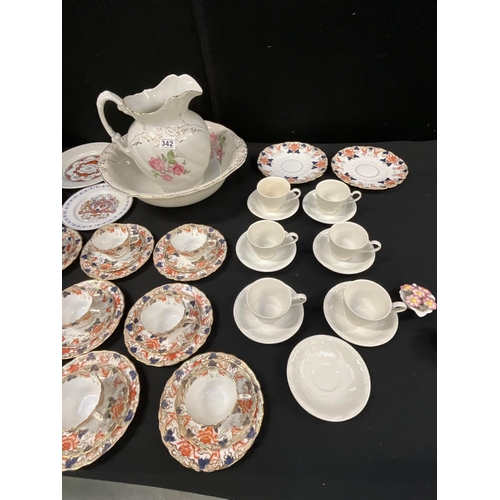 342 - BOX OF CHINA TO INCLUDE VICTORIAN TEA SET, JUG & BOWL ETC