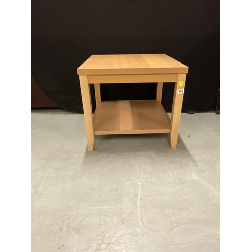 369 - MODERN OAK EFFECT LAMP TABLE H21