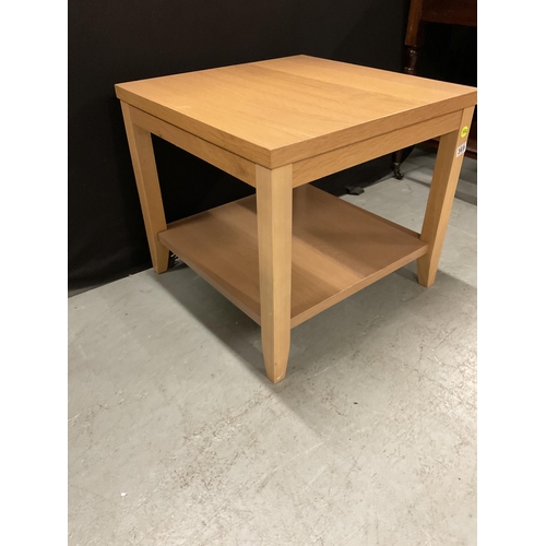 369 - MODERN OAK EFFECT LAMP TABLE H21