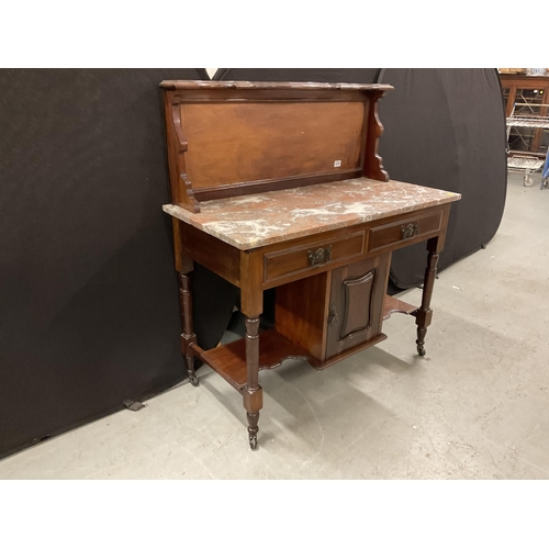 370 - EDWARDIAN MAHOGANY MARBLE TOP WASHSTAND WITH 2 DRAWERS OVER SINGLE DOOR TO BASE H46