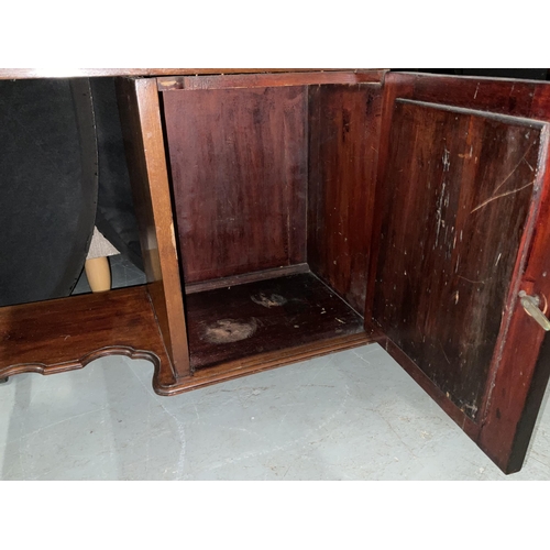 370 - EDWARDIAN MAHOGANY MARBLE TOP WASHSTAND WITH 2 DRAWERS OVER SINGLE DOOR TO BASE H46