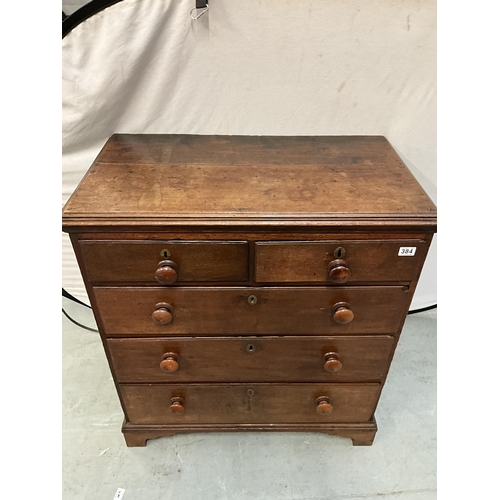 384 - EARLY GEORGIAN OAK CHEST OF DRAWERS OF SMALL PROPORTIONS H39