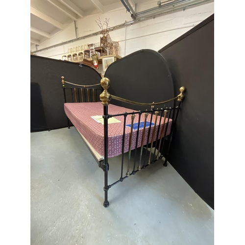 411 - SEVENTH HEAVEN BLACK & BRASS VICTORIAN SINGLE BED COMPLETE WITH BASE AND MATTRESS H45