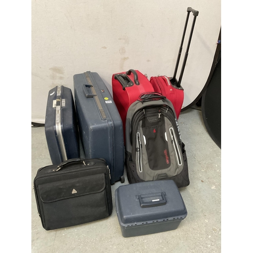 415 - QTY OF SUITCASES ETC