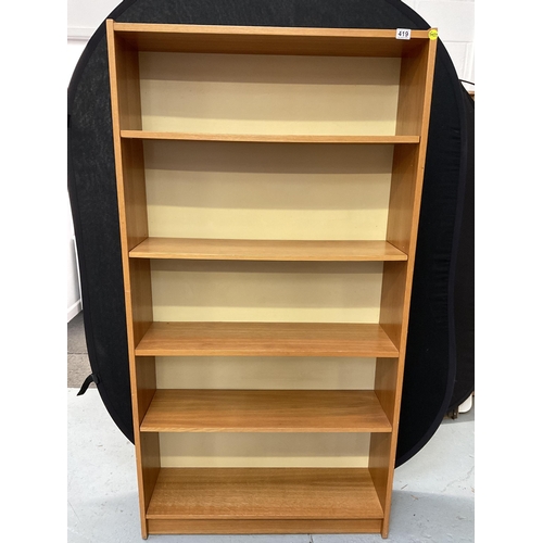 419 - MODERN LIGHT OAK VENEERED BOOKCASE H68