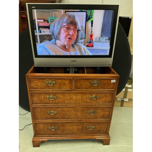 420 - WALNUT VENEERED TV CABINET H37