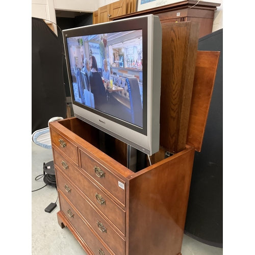 420 - WALNUT VENEERED TV CABINET H37