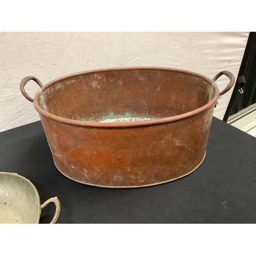 25 - QTY OF COPPERWARE TO INCLUDE COAL SCUTTLE, DISH ,TWIN HANDLED PAN