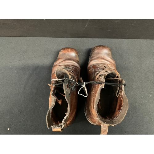 39 - VICTORIAN LEATHER HOB NAIL BOOTS