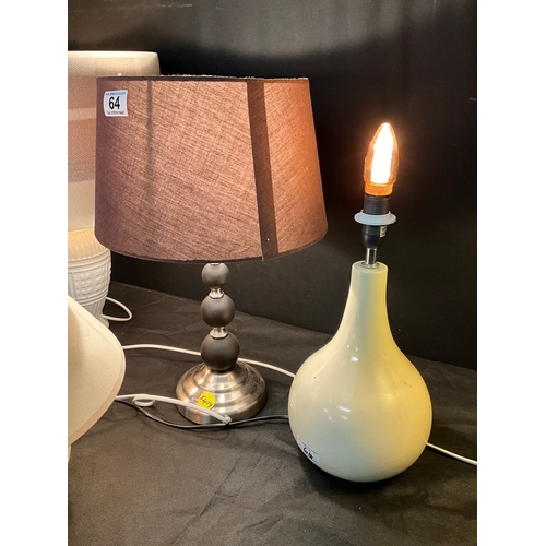 64 - 5 CERAMIC/METAL TABLE LAMPS, 4 WITH SHADES