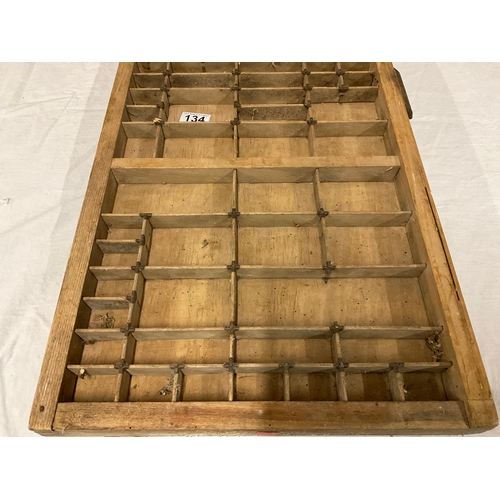 134 - VINTAGE PRINTERS BLOCK TRAY - WORMED