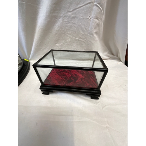 89 - TWO SMALL DISPLAY STANDS ONE MIRROR BACKED ONE GLASS CASE