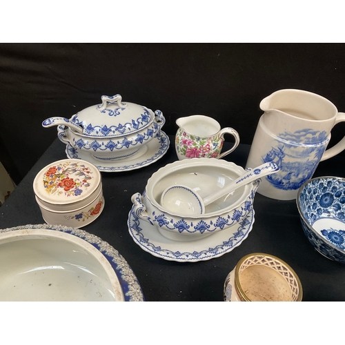 144 - BOX OF CHINA TO INCLUDE WEDGEWOOD, COALPORT, PORTMEIRION, ARTHUR WOOD JUG, ROYAL DOULTON ETC