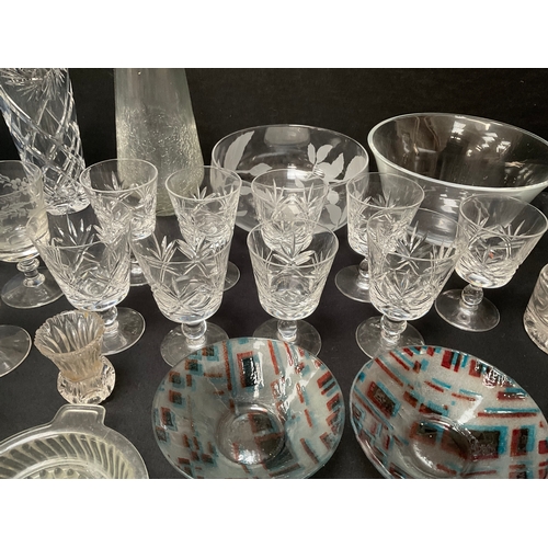 145 - 2 BOXES OF GLASSWARE TO INCLUDE CUT GLASS, DECANTERS, GLASS ICE BUCKET, VASES, COLOURED GLASS WATER ... 