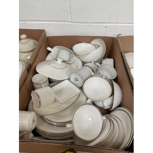 146 - 4 BOXES OF CHINA TO INCLUDE ROYAL GRAFTON, ROYAL DOULTON PAVANNE DINNERWARE (SECONDS), ROYAL DOULTON... 