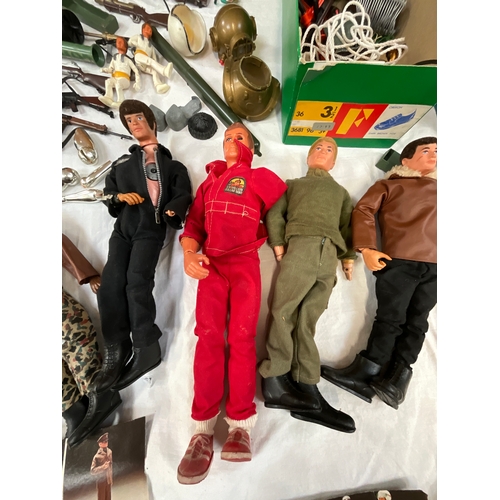 123 - QUANTITY OF ACTION MAN FIGURES AND EQUIPMENT