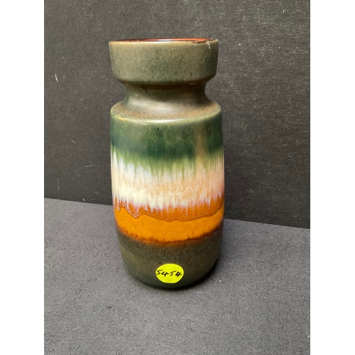 197 - 2 VASES TO INCLUDE RUSKIN POTTERY VASE, WEST GERMAN POTTERY VASE AND CLARICE CLIFF FANTASQUE SMALL P... 