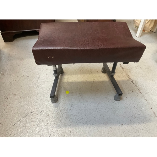 345 - POUFFEE, 2 DRESSING TABLE STOOLS AND LEATHER EFFECT FOOTREST