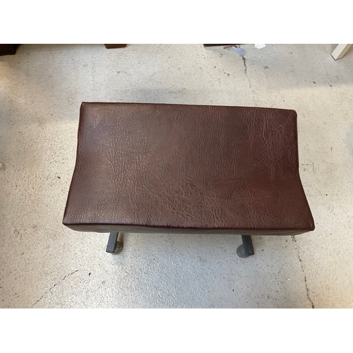 345 - POUFFEE, 2 DRESSING TABLE STOOLS AND LEATHER EFFECT FOOTREST