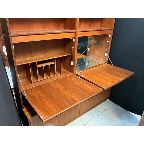 316 - RETRO BADGED G PLAN LOUNGE UNIT -TOP WITH OPEN SHELVES,BUREAU AND DRINKS COMPARTMENT OVER 4 DRAWERS ... 