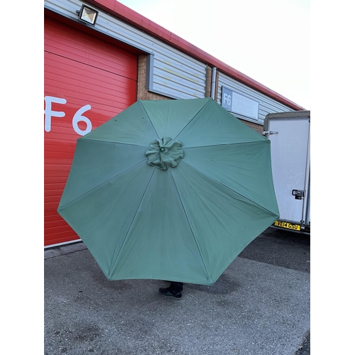 10 - GREEN GARDEN PARASOL IN BAG