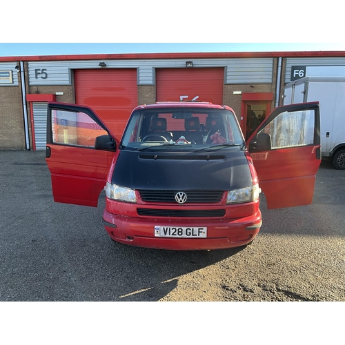 361 - VW VOLKSWAGEN RED T4 CARAVELLE TDI LWB CAMPER 2461CC  - DIESEL REGISTERED 1999 - MOT TILL SEPTEMBER ... 