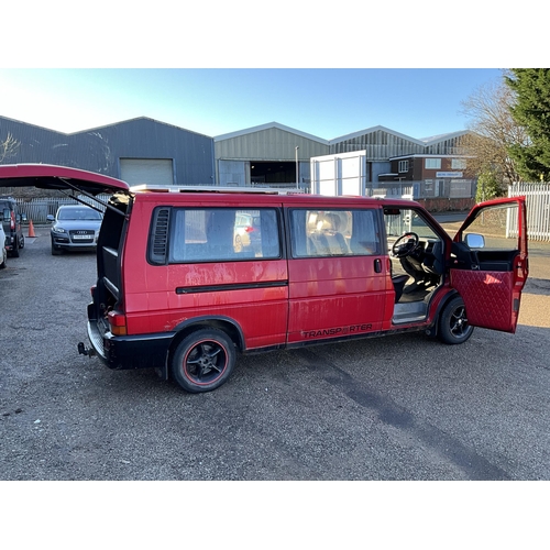 361 - VW VOLKSWAGEN RED T4 CARAVELLE TDI LWB CAMPER 2461CC  - DIESEL REGISTERED 1999 - MOT TILL SEPTEMBER ... 