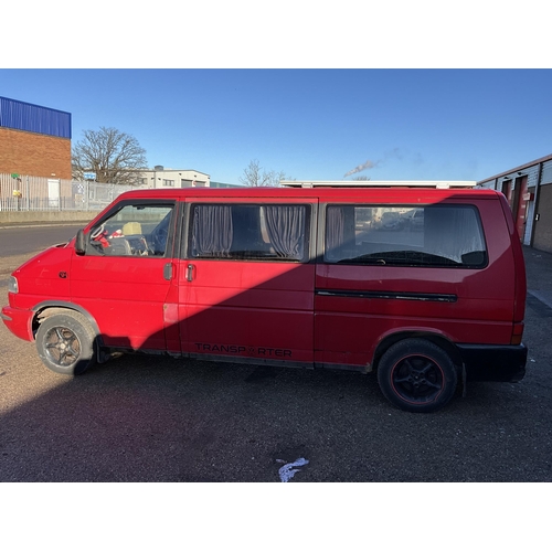 361 - VW VOLKSWAGEN RED T4 CARAVELLE TDI LWB CAMPER 2461CC  - DIESEL REGISTERED 1999 - MOT TILL SEPTEMBER ... 