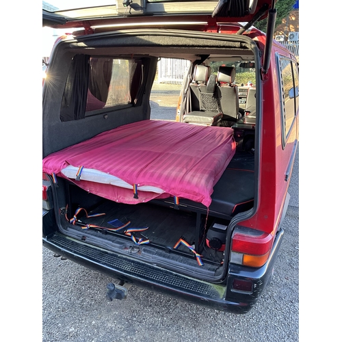 361 - VW VOLKSWAGEN RED T4 CARAVELLE TDI LWB CAMPER 2461CC  - DIESEL REGISTERED 1999 - MOT TILL SEPTEMBER ... 