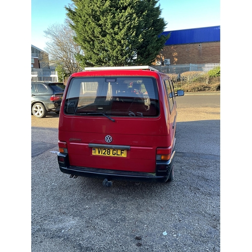 361 - VW VOLKSWAGEN RED T4 CARAVELLE TDI LWB CAMPER 2461CC  - DIESEL REGISTERED 1999 - MOT TILL SEPTEMBER ... 