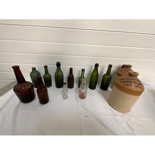 17 - COLLECTION OF VINTAGE BOTTLES CIDER FLAGON