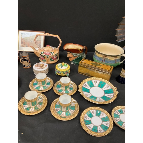 60 - VARIOUS CHINA AND POTTERY TO INCLUDE ROYAL DOULTON, WEDGWOOD ETC SOME AF