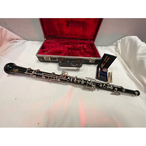 87 - BOOSEY AND HAWKES CLARINET