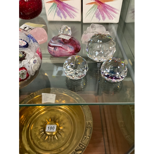 179 - COLLECTION OF PAPERWEIGHTS TO INCLUDE CATHINESS, MEDINA ETC