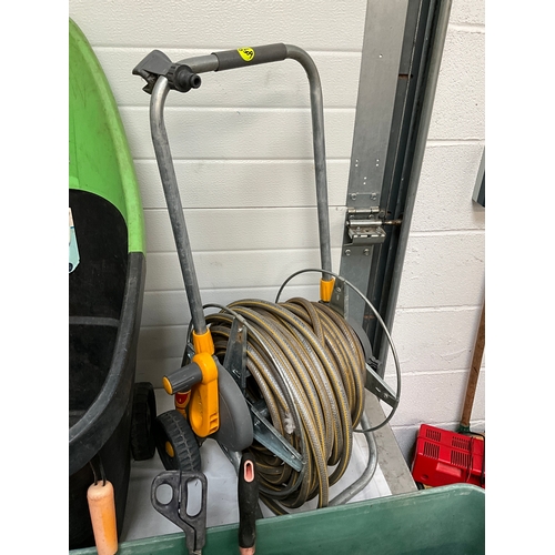 234 - QTY OF GARDEN TOOLS,GARDEN TROLLEY,HOSE ON REEL ETC