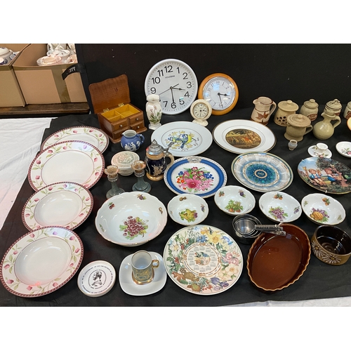 263 - 2 BOXES OF CHINA, POTTERY ITEMS, CLOCKS ETC